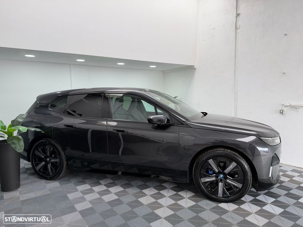 BMW iX xDrive 50 Pack Desportivo - 2