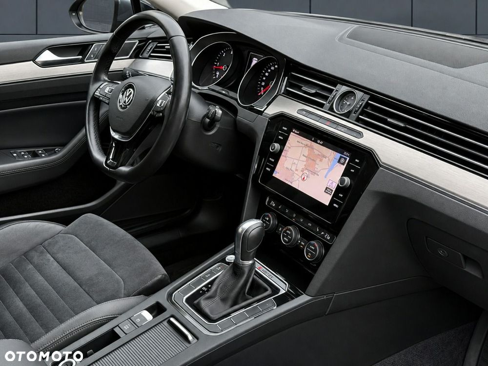 Volkswagen Passat 2.0 TDI SCR DSG 4Motion Business - 17
