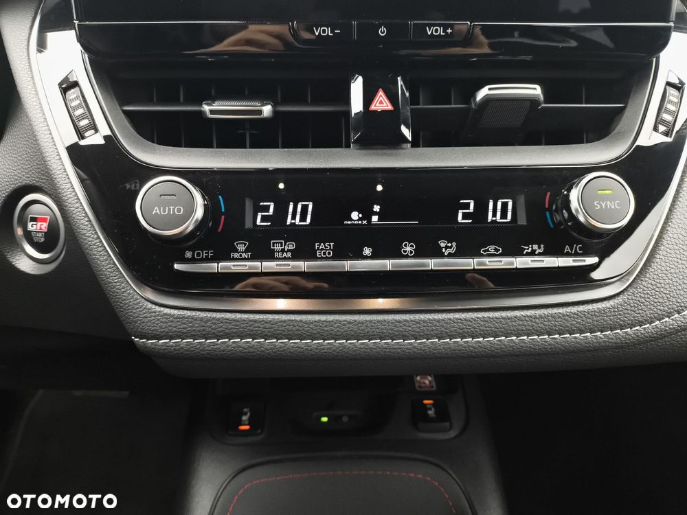 Toyota Corolla 2.0 Hybrid GR Sport Dynamic - 23