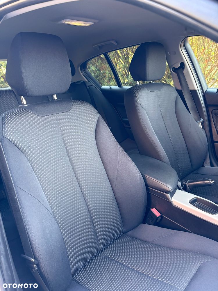 BMW Seria 1 118i - 28