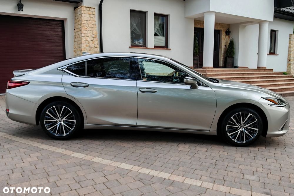 Lexus ES 300h Business Edition - 6