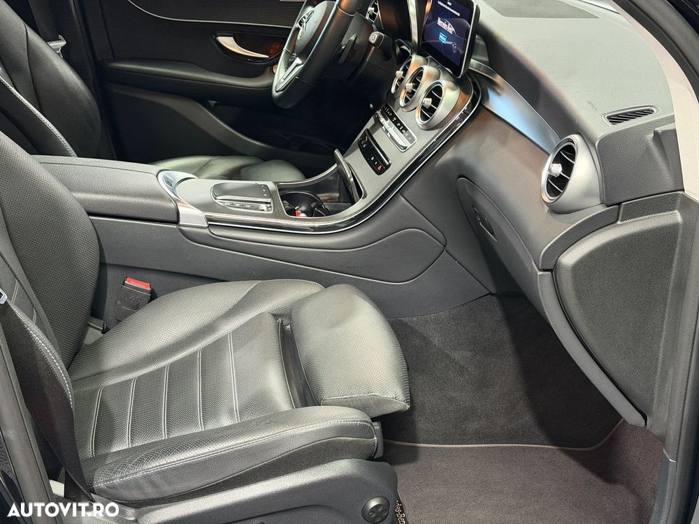 Mercedes-Benz GLC 300 de 4Matic 9G-TRONIC - 30