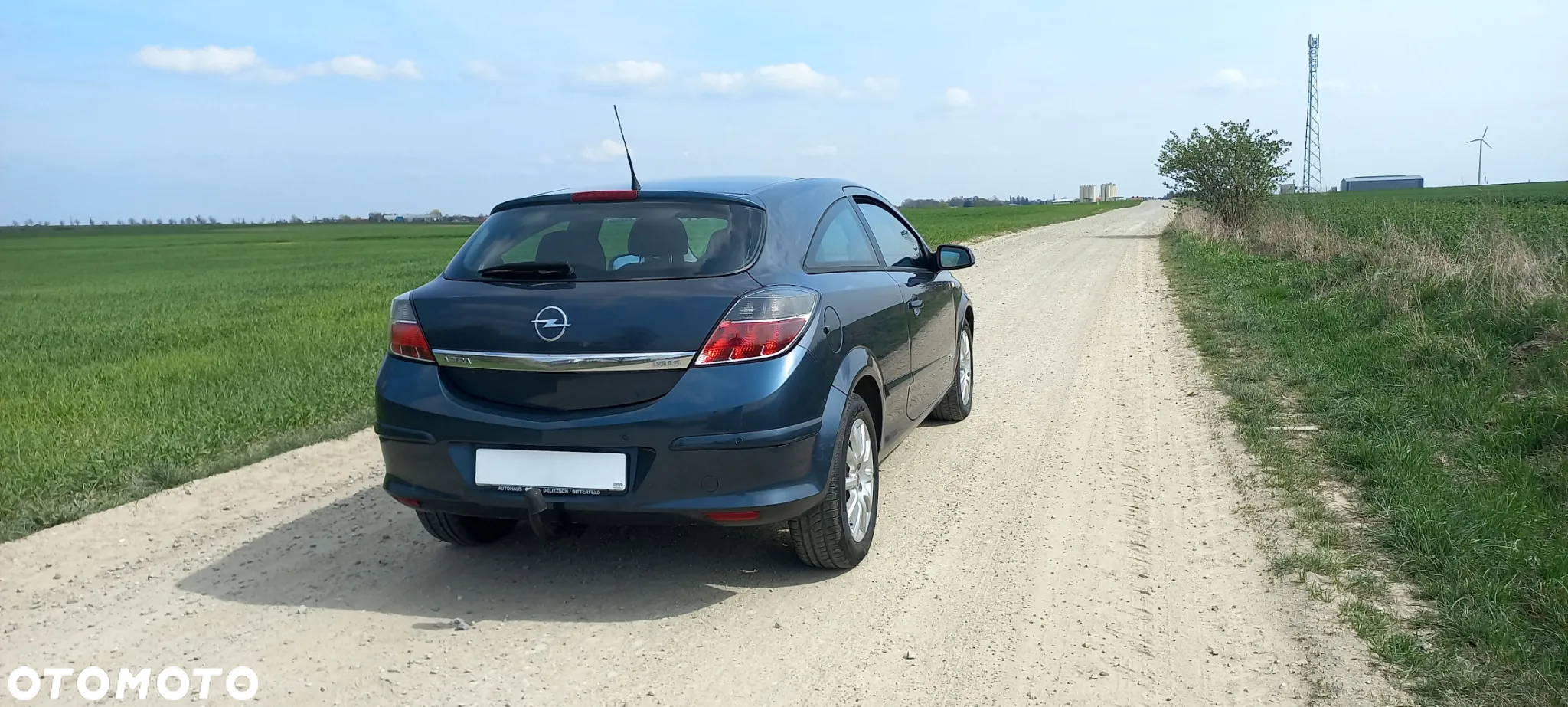 Opel Astra GTC 1.6 - 9