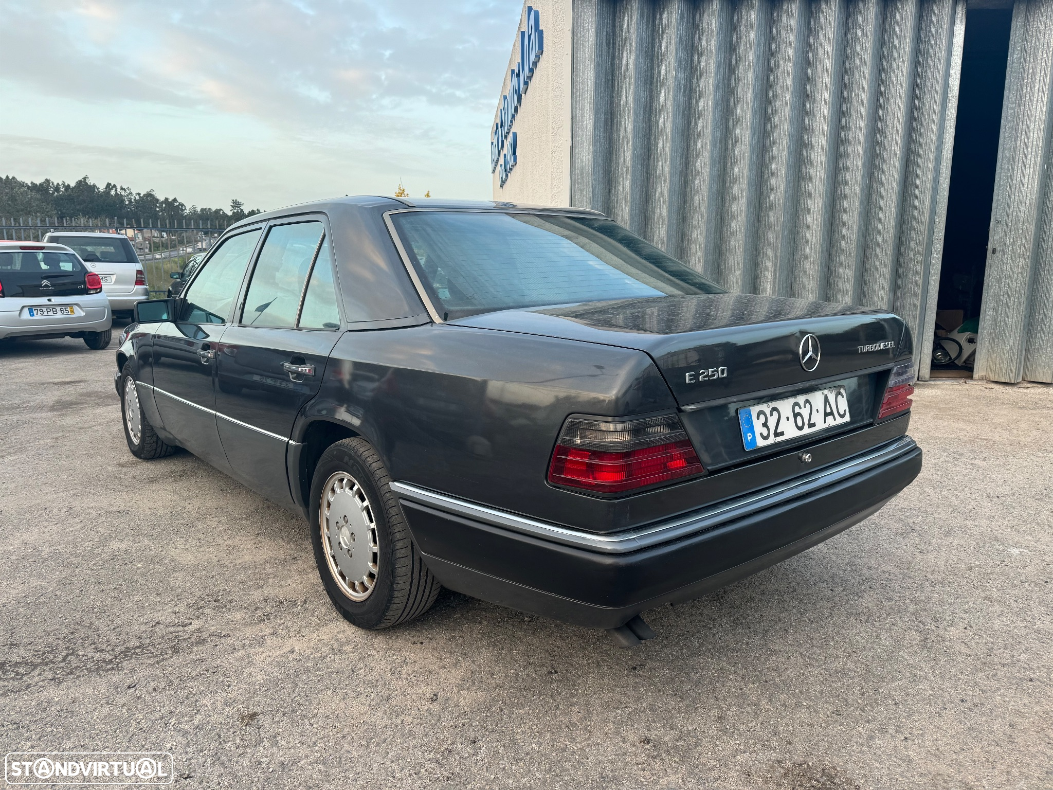Mercedes-Benz 250 D Turbo - 8
