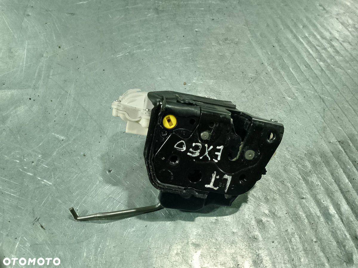 ZAMEK DRZWI LEWY TYŁ SEAT EXEO 8E0839015AA - 2