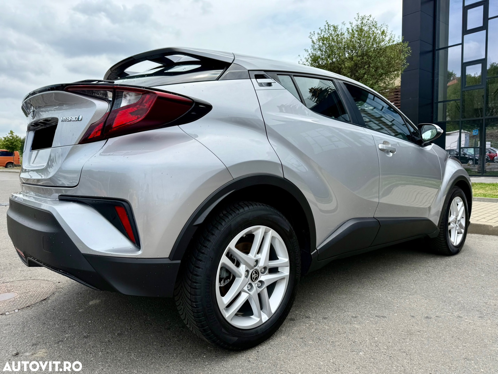 Toyota C-HR Hybrid Business-Edition - 4