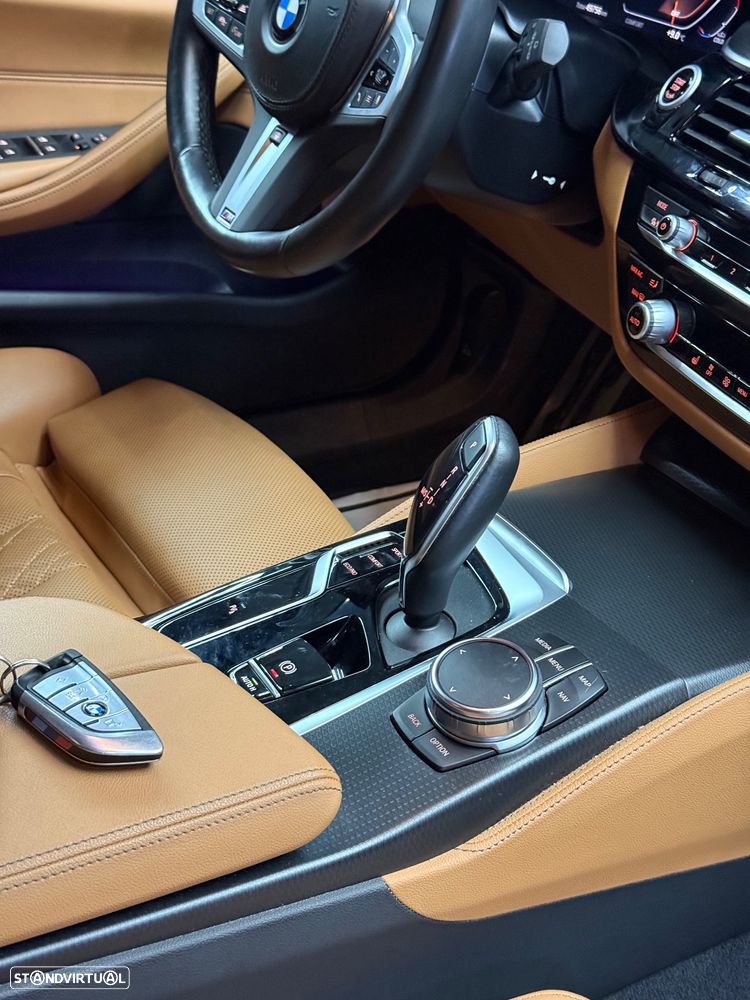 BMW 520 d xDrive Pack Desportivo M Pro - 25