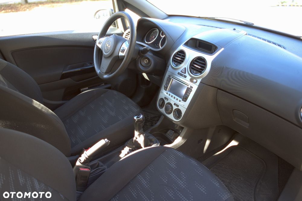 Opel Corsa 2011 photo 5
