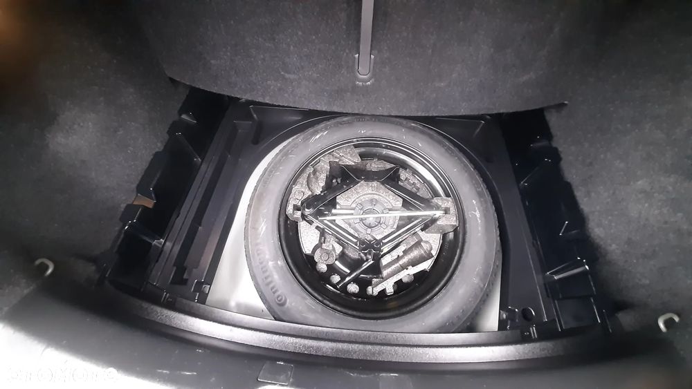 Volvo V40 Cross Country T3 - 36