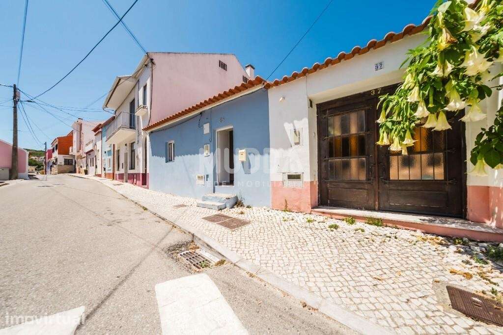Moradia térrea T1+1 renovada com charme na Rua Direita, 35 mesmo no co - Grande imagem: 2/33
