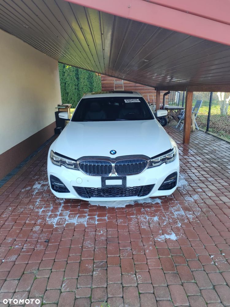 BMW Seria 3 330i M Sport - 3