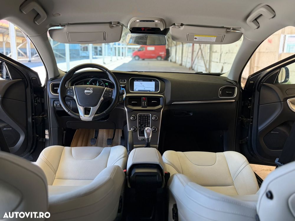 Volvo V40 D2 94g Summum - 11