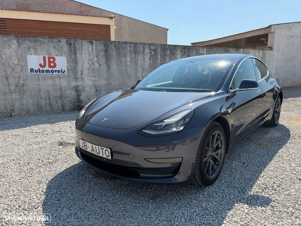 Tesla Model 3 Long-Range Dual Motor AWD — fotografia 2