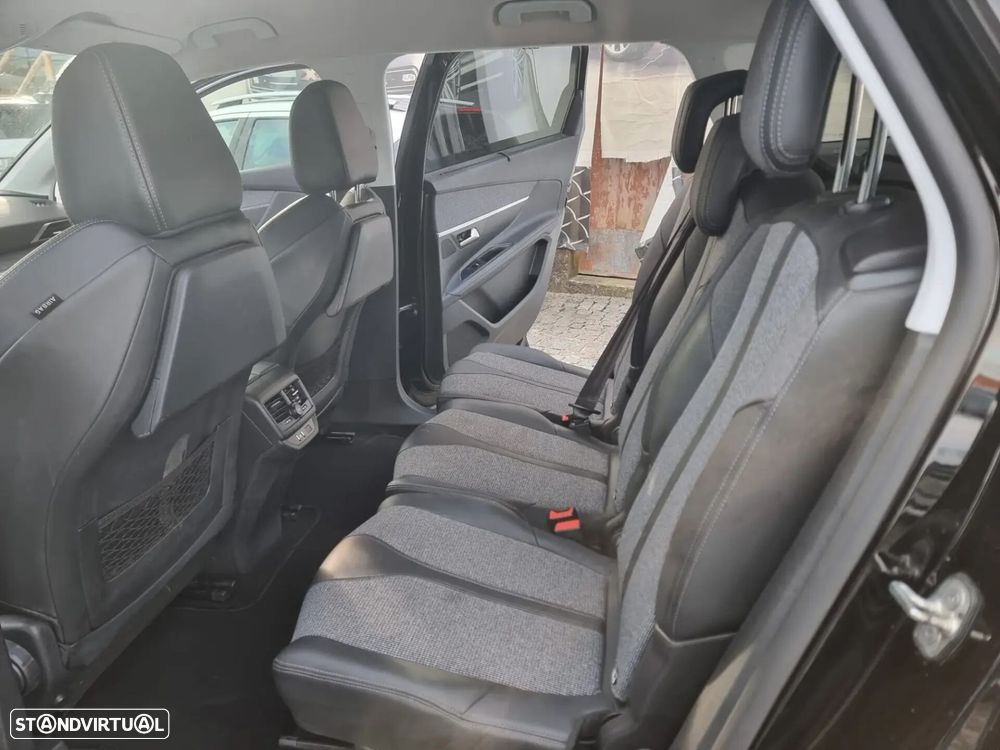 Peugeot 5008 - 8