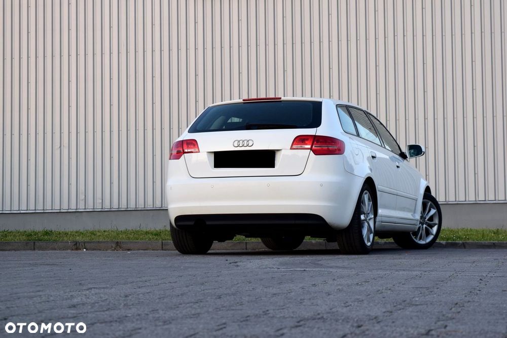 Audi A3 Sportback 1.6 S line Sportpaket plus - 9