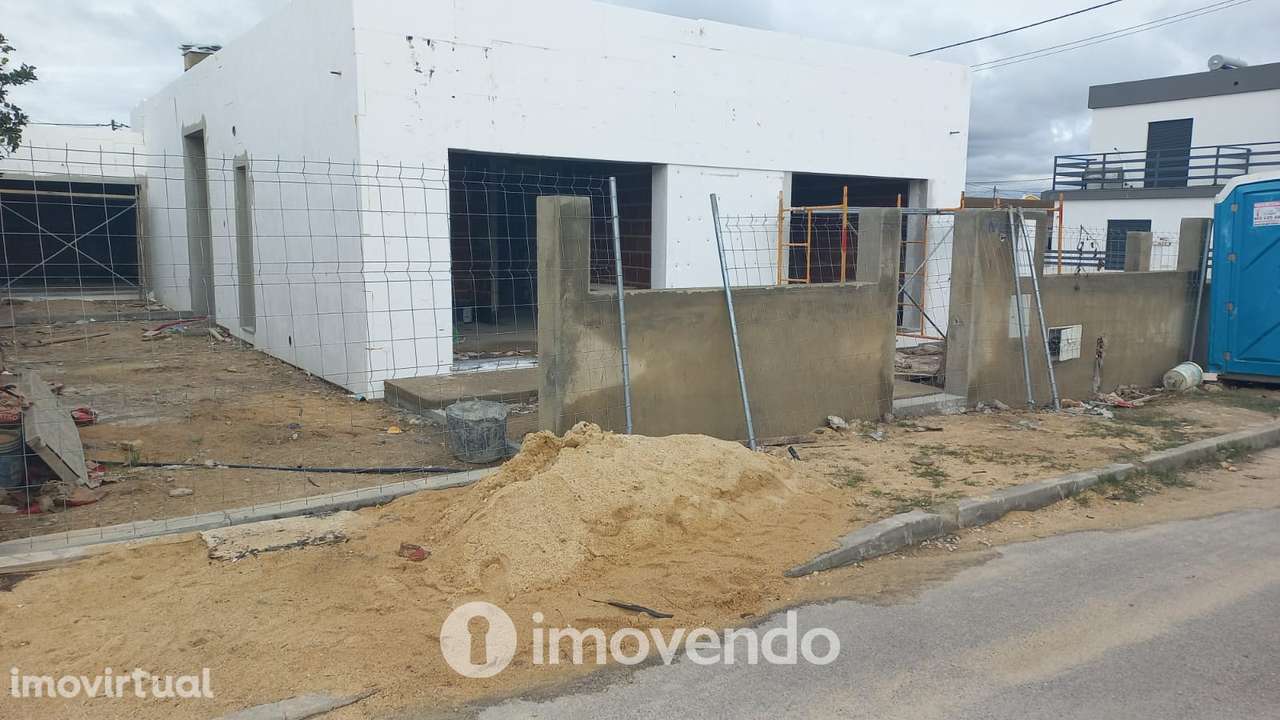 Moradia T3 em final de construção, com piscina, em Fernão Ferro - Grande imagem: 5/22