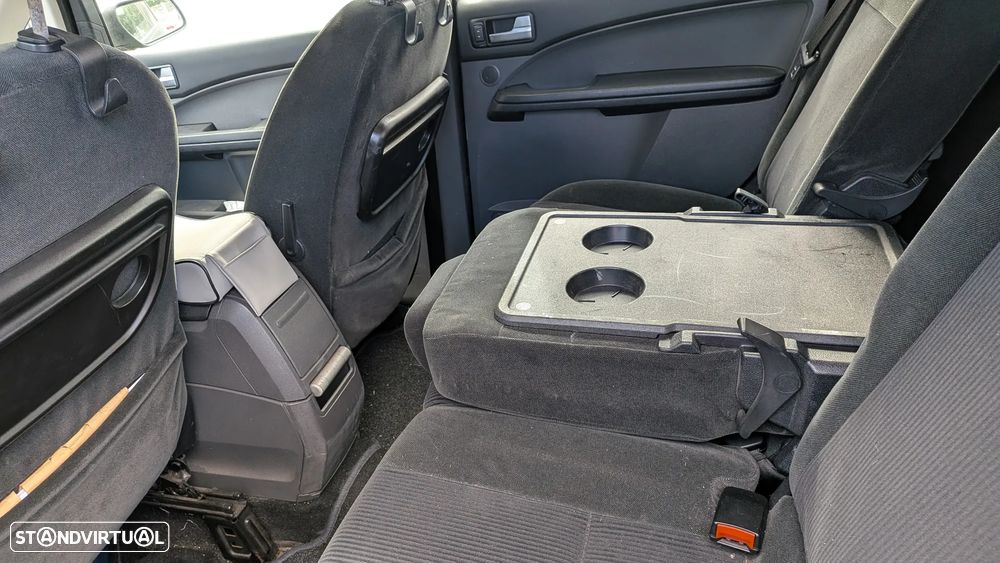 Ford Focus C-Max 1.6 TDCi Ghia — fotografia 10