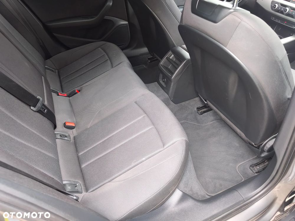 Audi A4 Avant 35 TFSI mHEV Advanced S tronic - 24