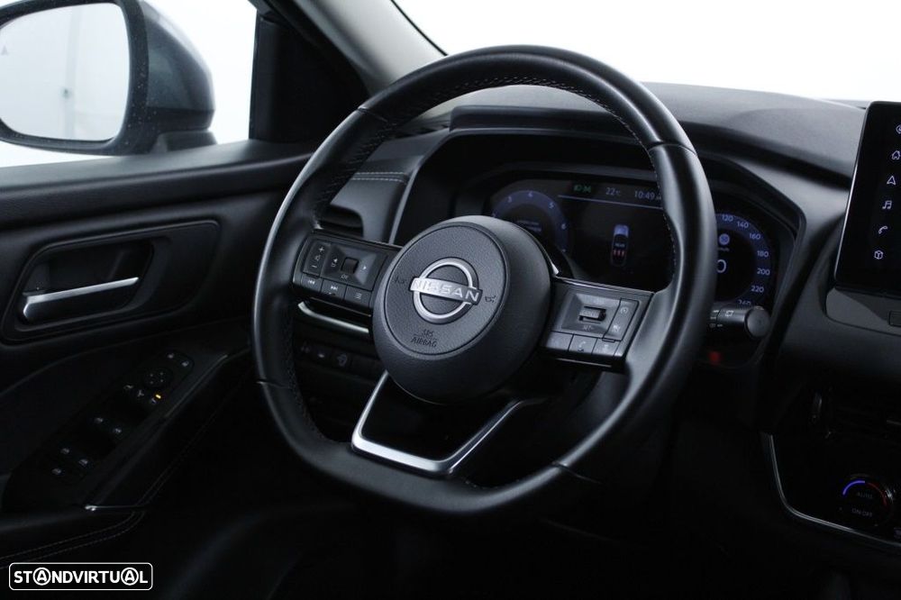 Nissan Qashqai 1.3 DIG-T N-Connecta LED - 17