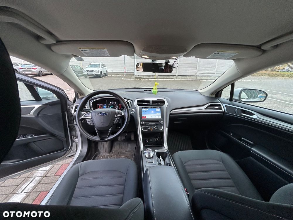 Ford Fusion - 10