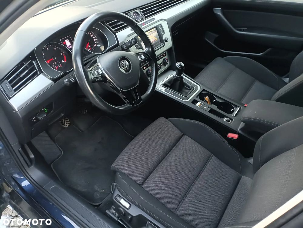 Volkswagen Passat 2.0 TDI (BlueMotion Technology) Comfortline - 12