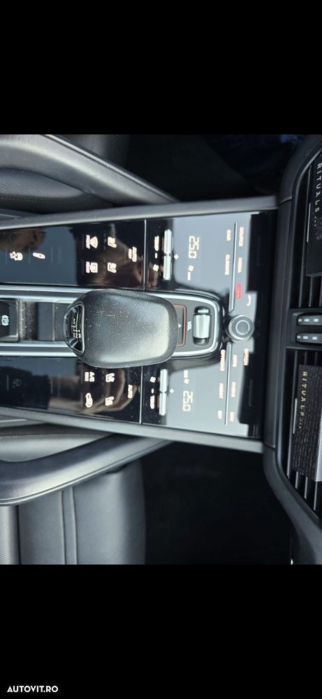 Porsche Cayenne Standard - 9