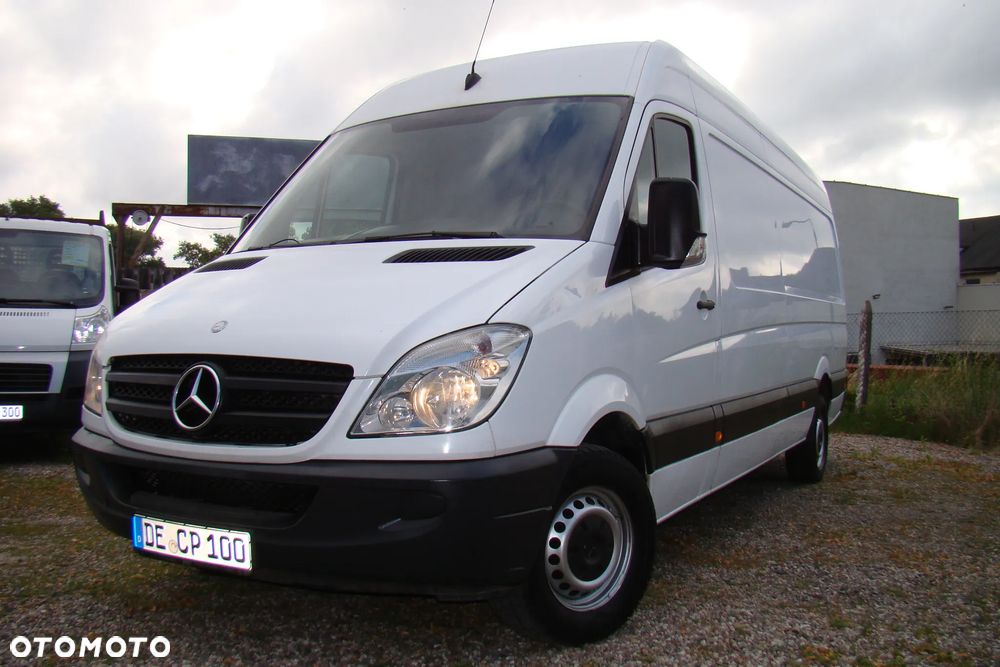 Mercedes-Benz Sprinter - 1