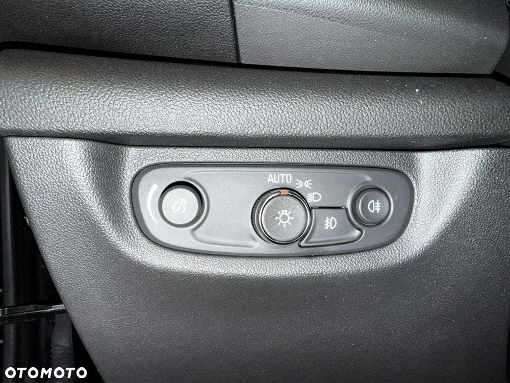 Opel Insignia - 21