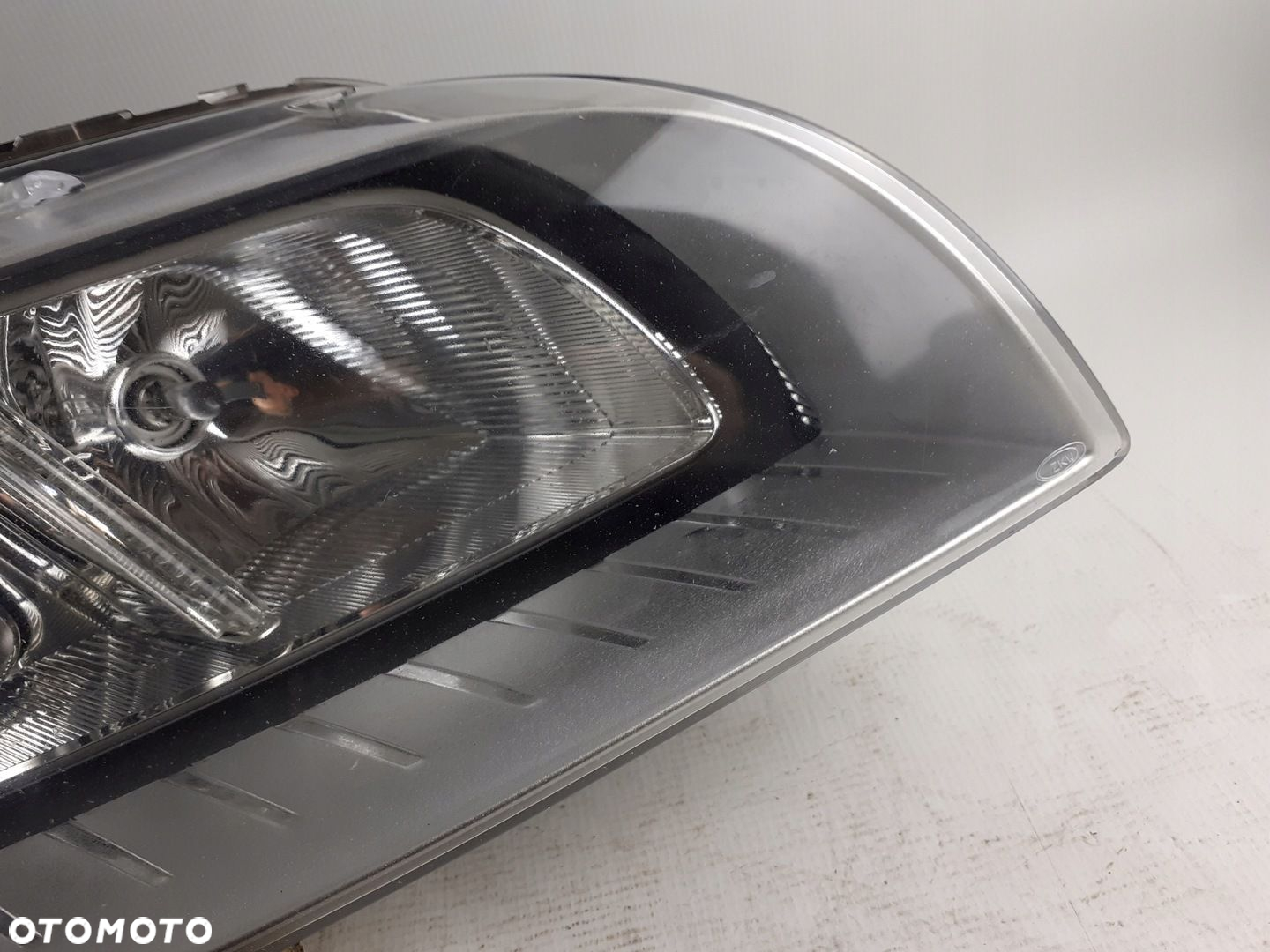 Lampa prawa przód Volvo XC70 V70 S80 ksenon 2007-16 - 6