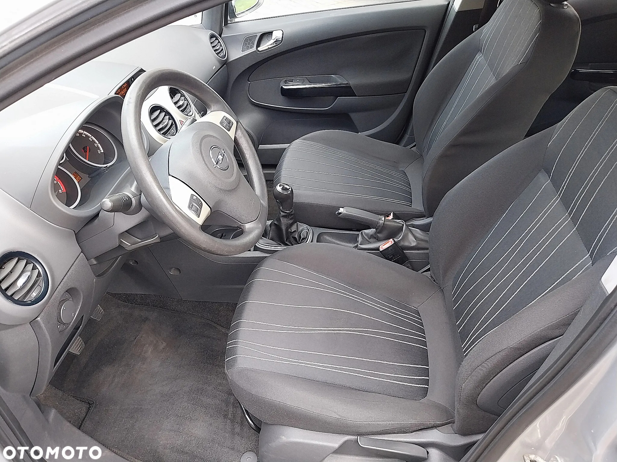 Opel Corsa 1.2 16V Edition - 5