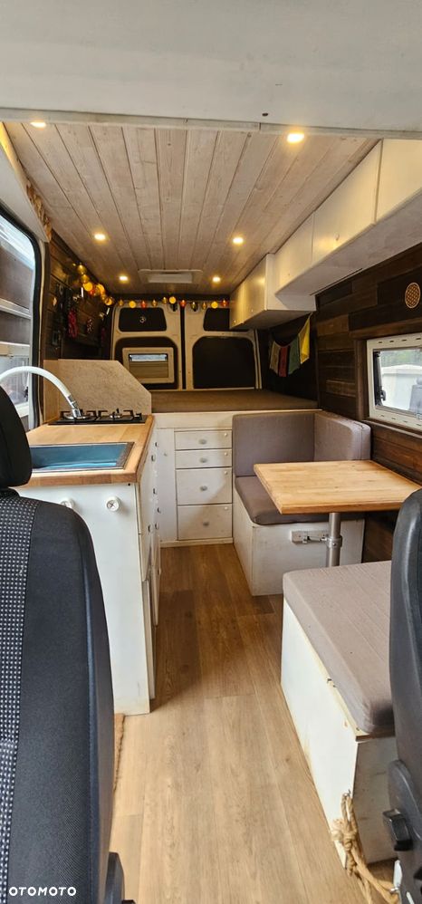 Mercedes-Benz Sprinter - 2