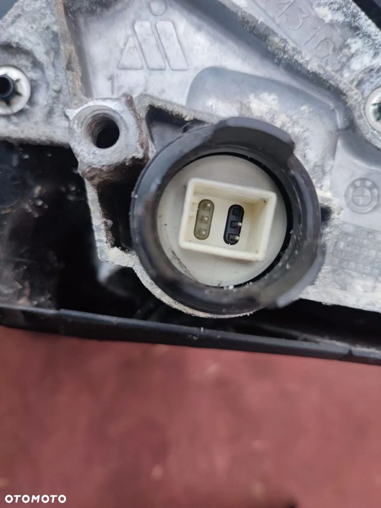 BMW E92 / E93. ORYGINALNE LUSTERKA M-PAKIET LEWE / PRAWE Z WERSJI SCHADOW-LINE, KOL. LE MANS BLAU METALIC 381. O NR: 7 176 168 / 7 176 167 OEM. W DOBRYM STANIE. WERSJA UK - 18