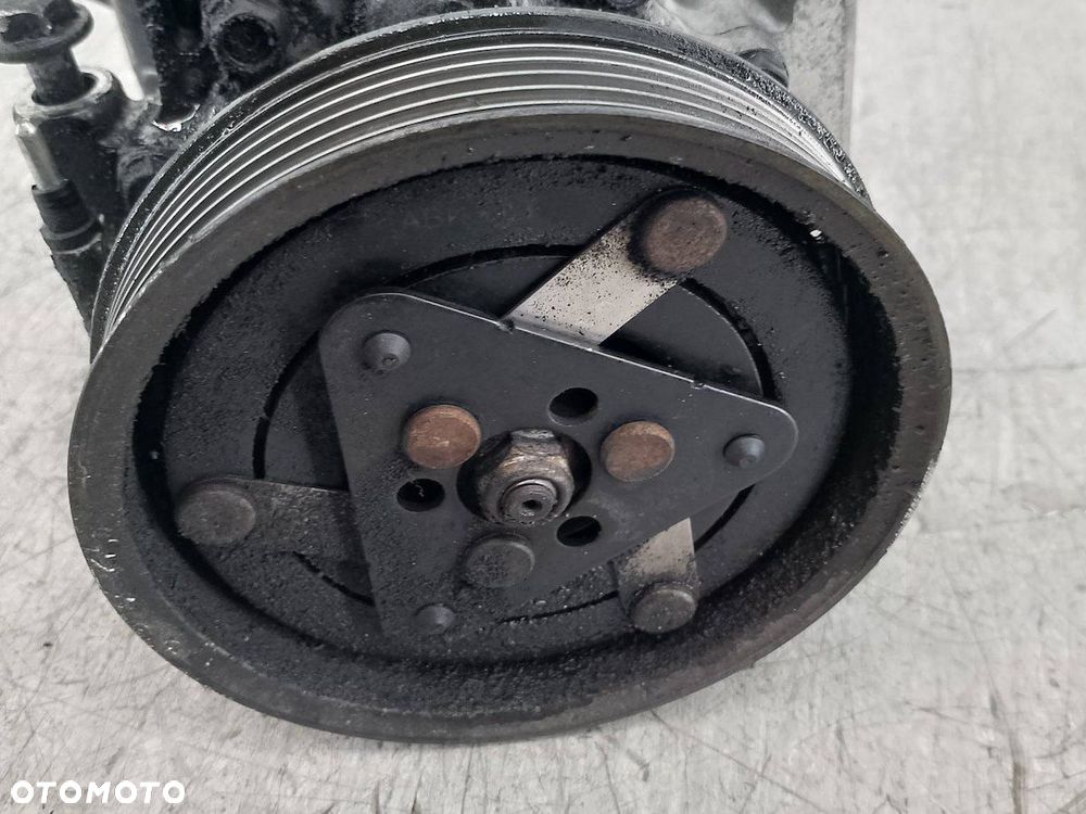 POMPA, SPRĘŻARKA KLIMATYZACJI RENAULT THALIA 8200315744 1.4 8V - 2