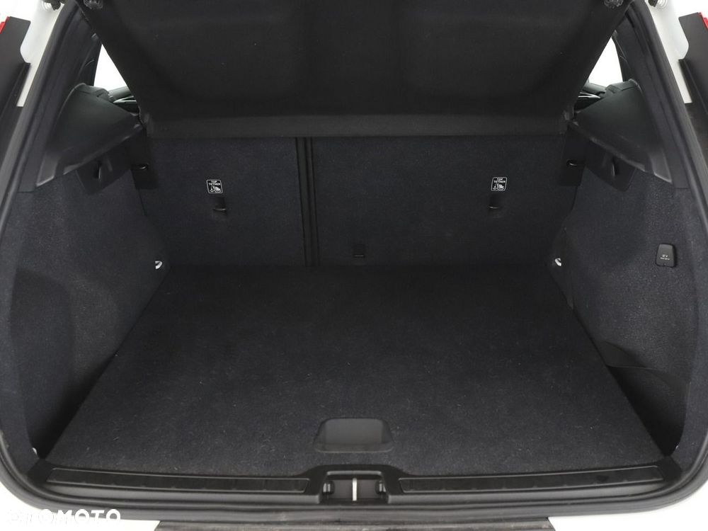 Volvo XC 40 T3 - 21