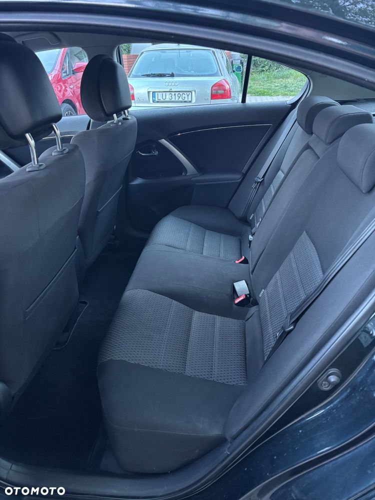 Toyota Avensis 1.8 Premium - 9