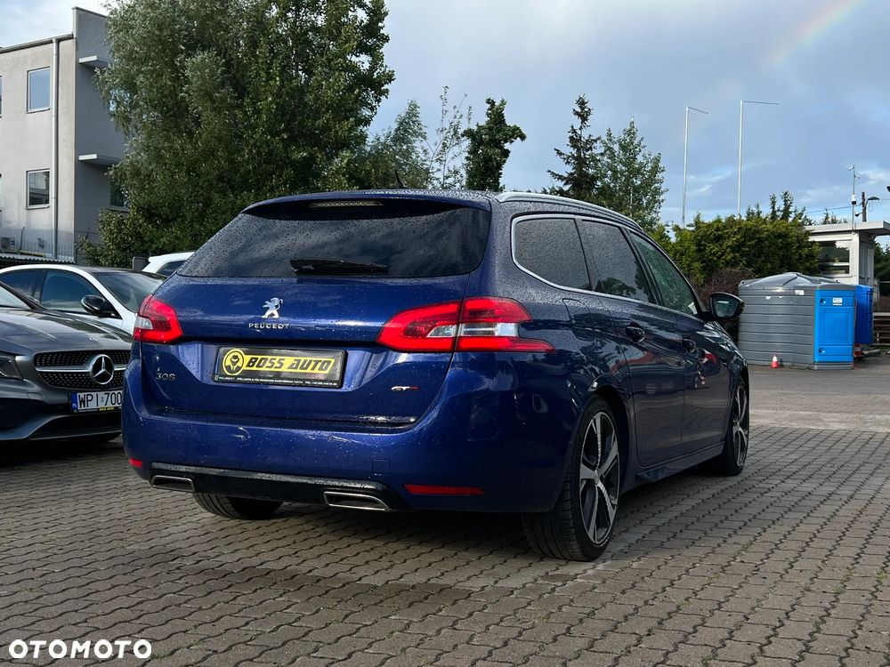 Peugeot 308 - 8