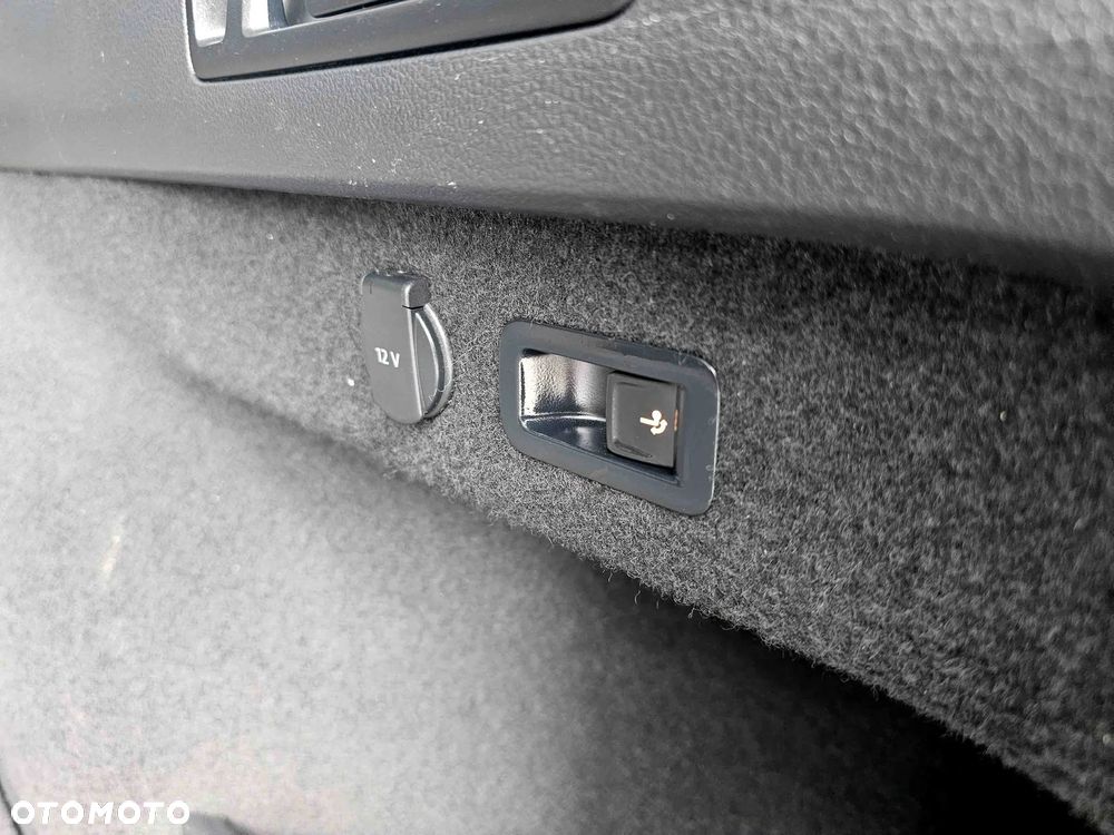 Volkswagen Passat Variant 2.0 TDI SCR 4Motion DSG (BMT) Highline - 22
