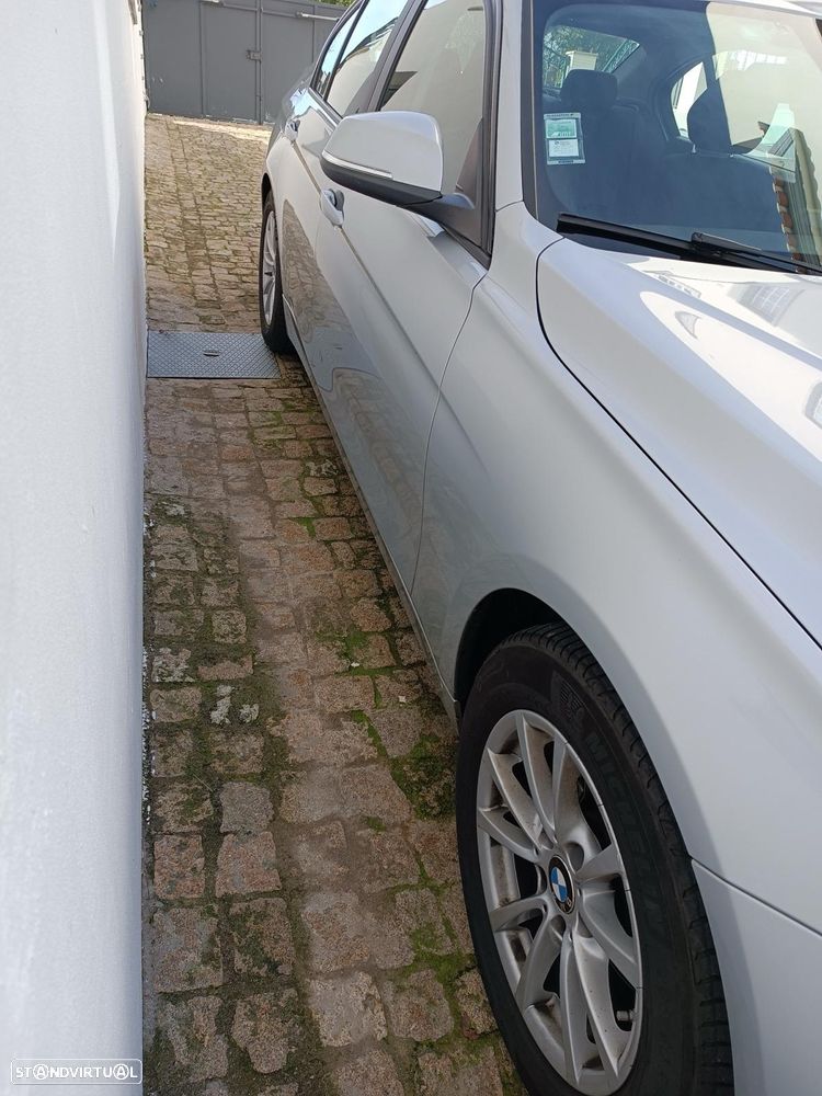 BMW 320 d EfficientDynamics Auto - 3