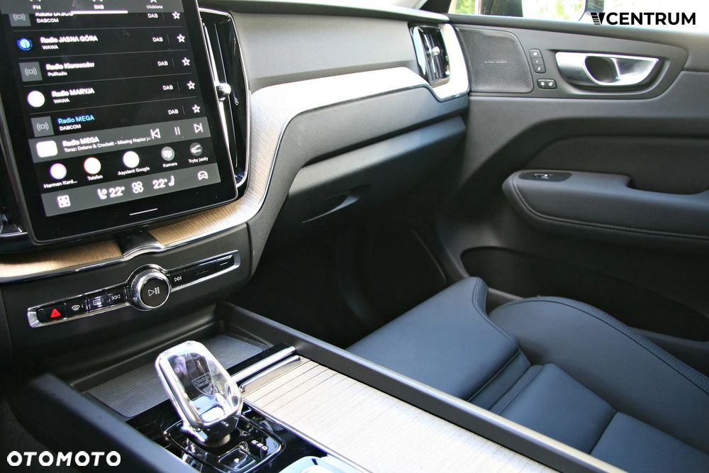 Volvo XC 60 B5 B AWD Plus Dark - 14