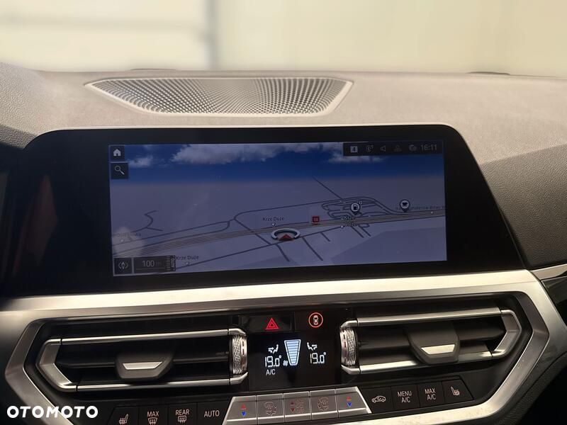 BMW Seria 3 320i Sport Line - 16