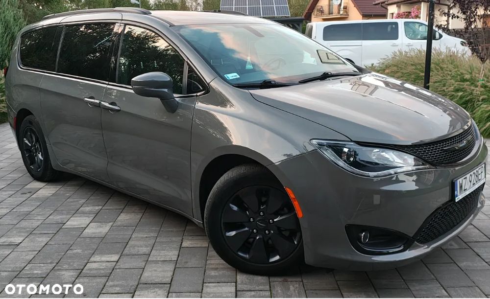 Chrysler Pacifica - 3