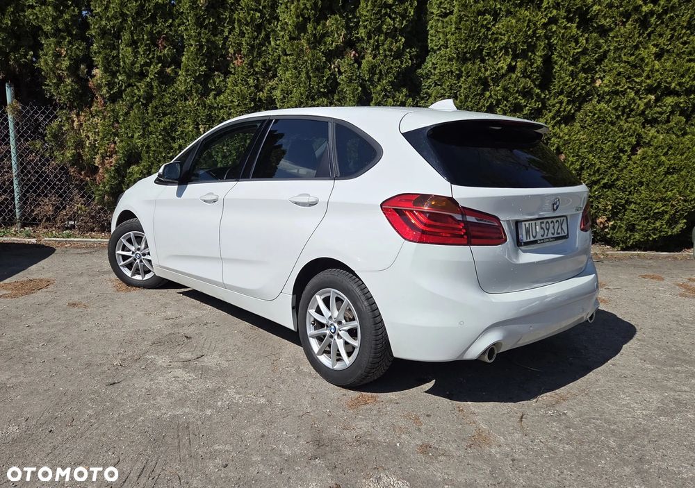 BMW Seria 2 218d - 4