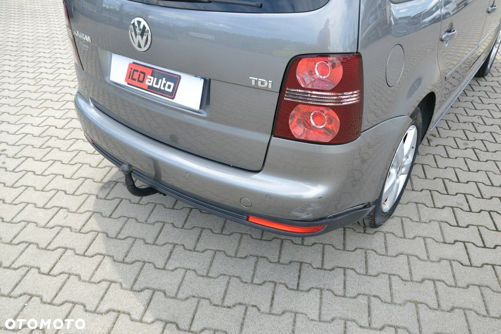 Volkswagen Touran - 23