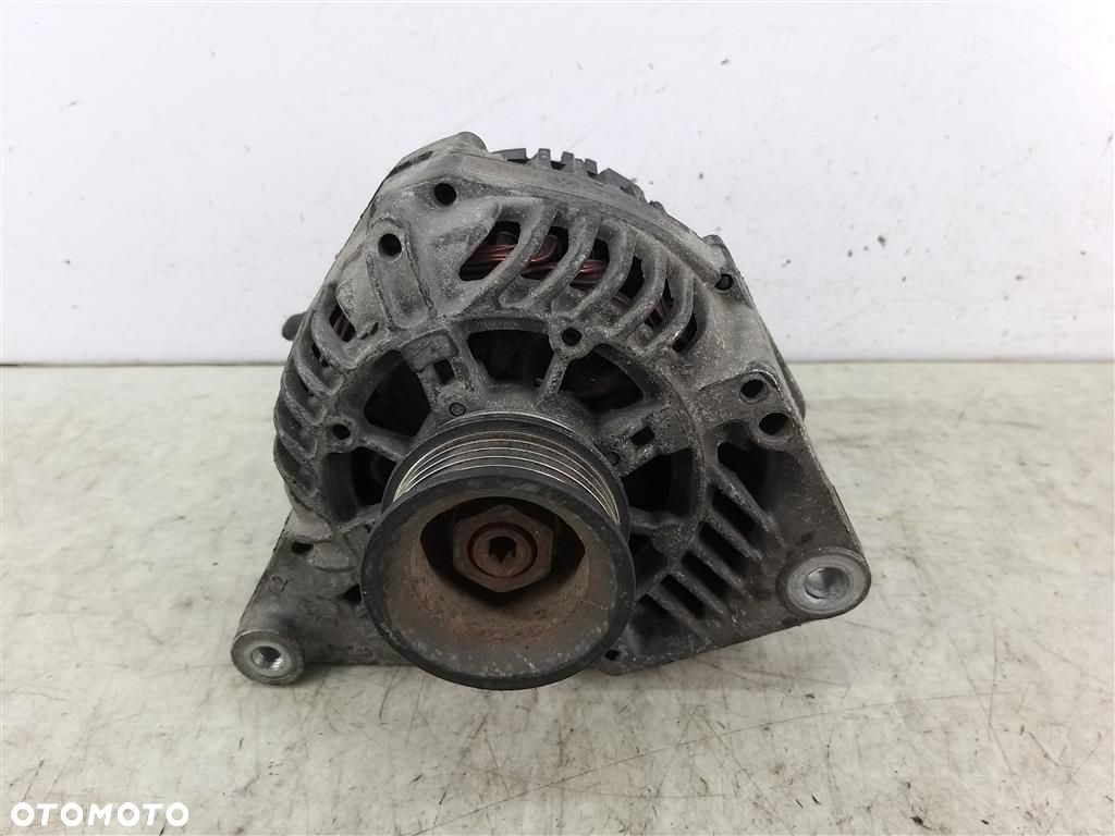 Alternator AUDI A4 B5 1.8B 125KM 1995-2001R VALEO - 1