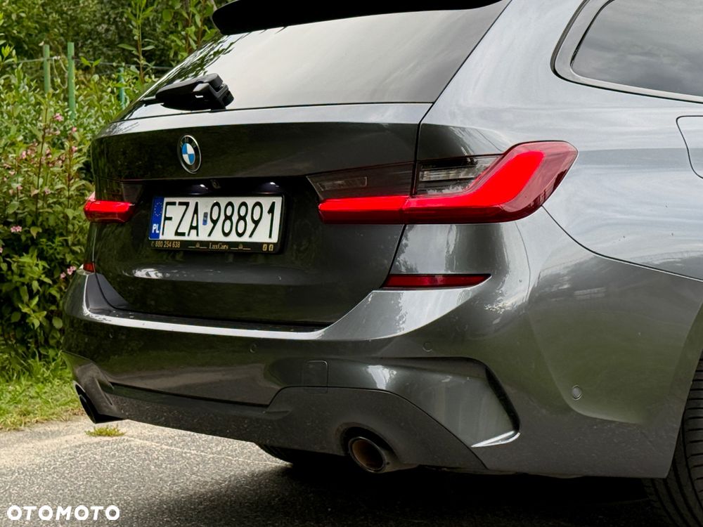 BMW Seria 3 318d M Sport Shadow - 18