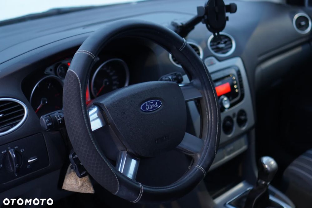 Ford Focus 1.6 TDCi DPF Ambiente - 11