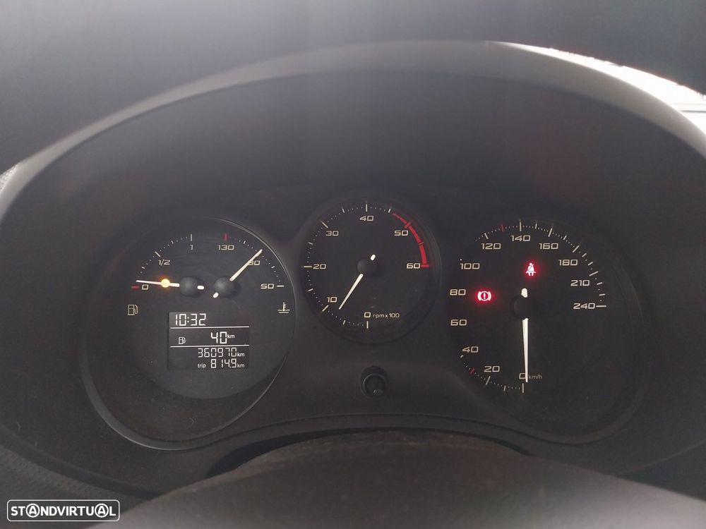 SEAT Leon 1.6 TDI ECOMOTIVE Sport Start/Stop - 6