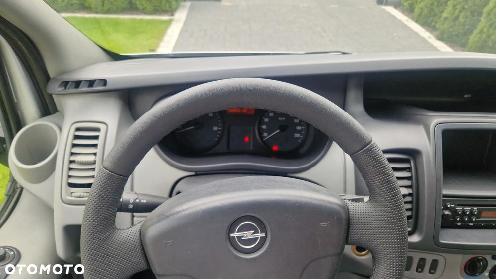 Opel Vivaro - 11