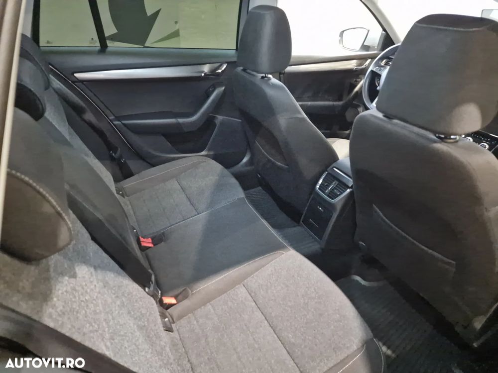 Skoda Octavia 1.6 TDI DSG Style - 17