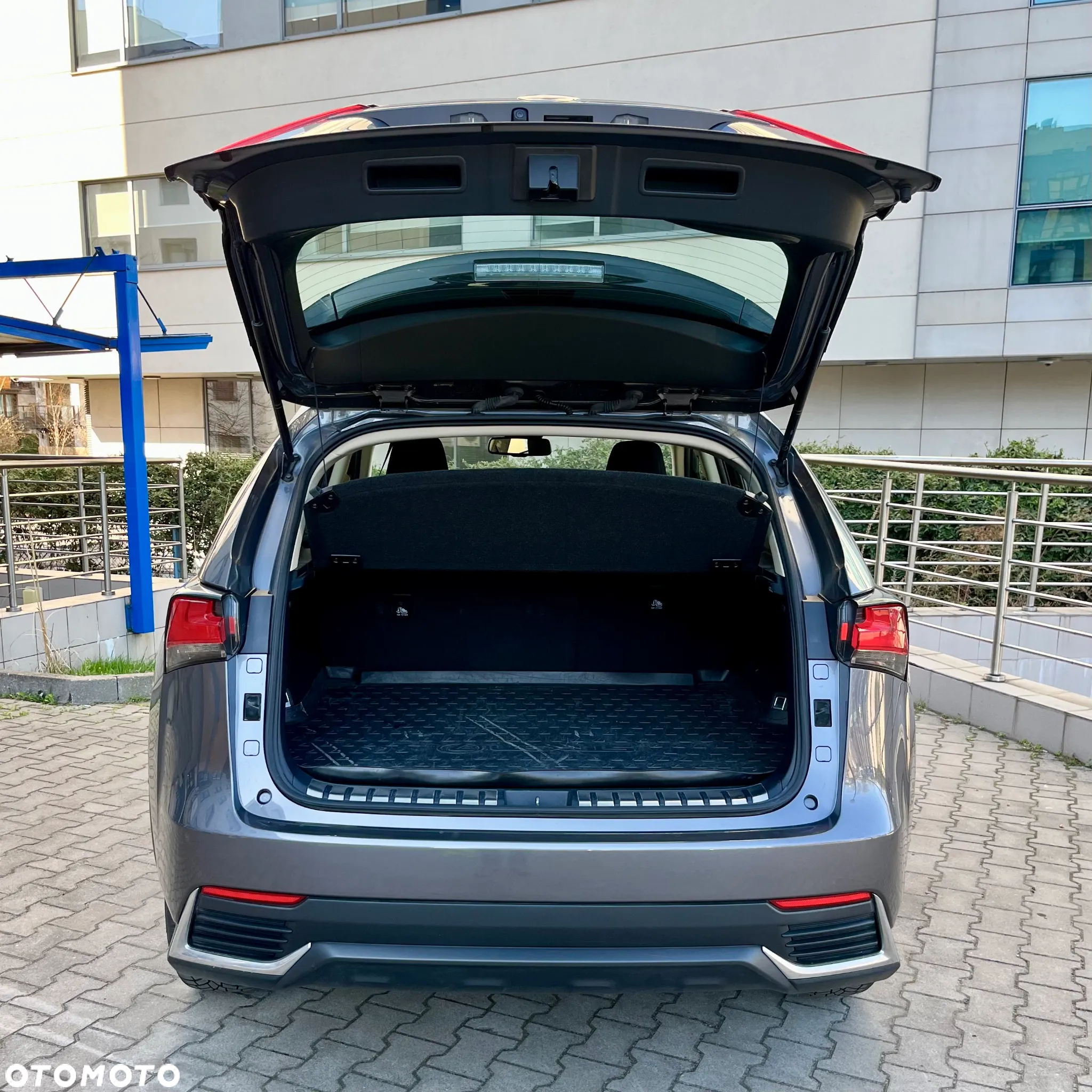Lexus NX 300h Business Edition - 12